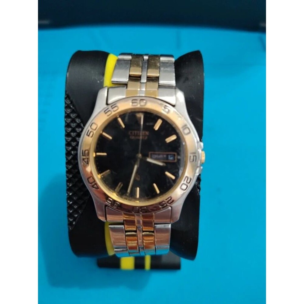 Citizen QQ Quartz Day Date